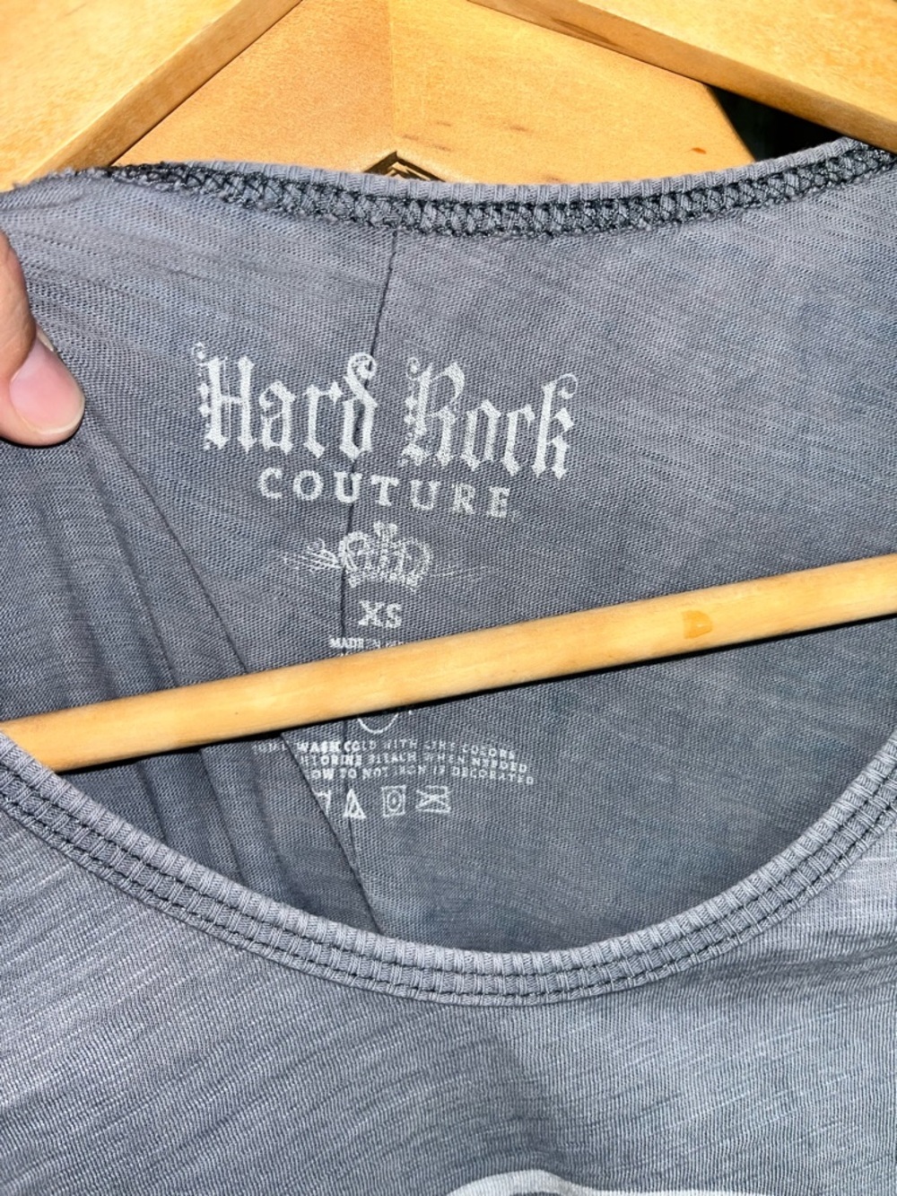 Hard Rock Cafe Orlando Graphic Tee Womens XS Baby Tee Fitted Y2K Vintage Style - Picture 7 of 7